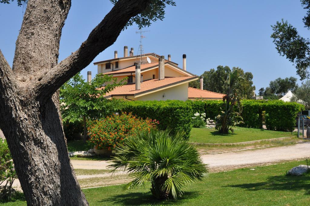 Bed & Breakfast Giardini Di Marzo Лече Екстериор снимка