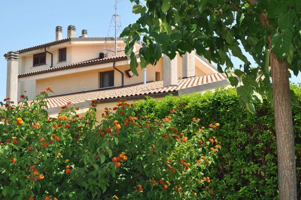 Bed & Breakfast Giardini Di Marzo Лече Екстериор снимка