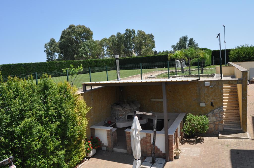 Bed & Breakfast Giardini Di Marzo Лече Екстериор снимка