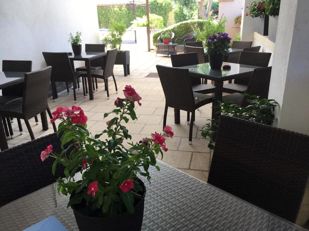 Bed & Breakfast Giardini Di Marzo Лече Екстериор снимка