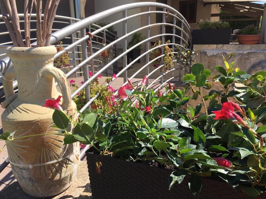 Bed & Breakfast Giardini Di Marzo Лече Екстериор снимка